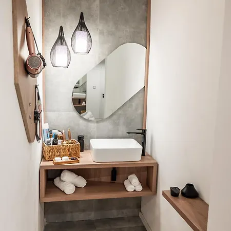 Upper - Private Wellness *